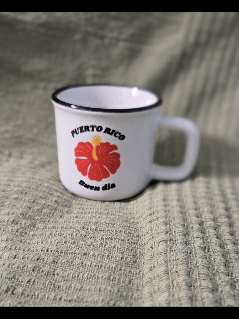 Set Of 4 Mini Coffee Mugs Puerto Rico Hibiscus Mug - White with Red Flower